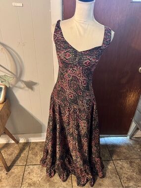 Sleeveless Paisley Maxi Dress in Pink and Black